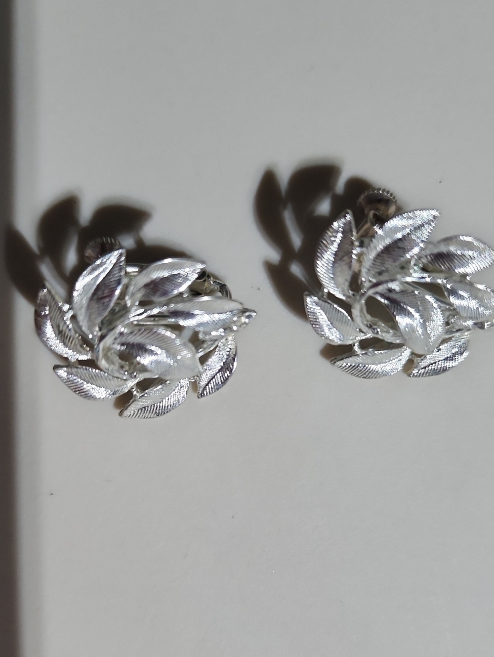Vintage Elegant Silver Toned Leaf Cluster Adjustable Clip- On Earrings